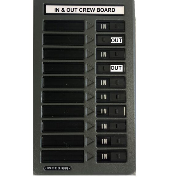 INDESIGN IN/OUT BOARD Offre une protection et une sécurité supplémentaires en cas d'urgence. Il comprend des inserts pouvant contenir jusqu'à 10 noms avec un mécanisme coulissant simple et facile à utiliser. Un kit de fixation murale est inclus pour placer le tableau dans un environnement facile à utiliser, et il peut être facilement retiré du mur pour être transporté à un point de rassemblement en cas d'urgence.